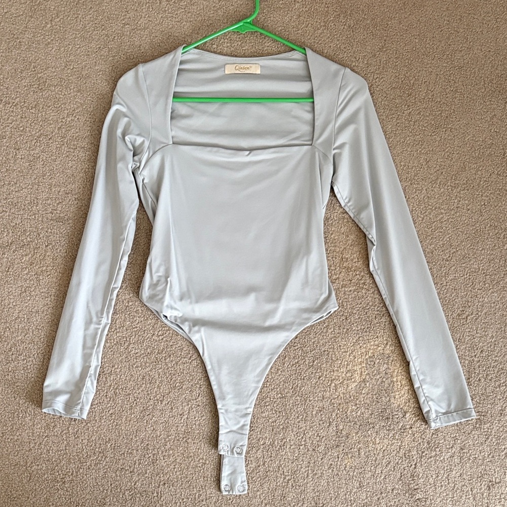 Elegant Light Gray Long Sleeve Bodysuit